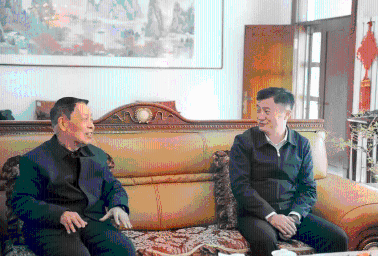 姚华明走访慰问正市级老同志、老党员