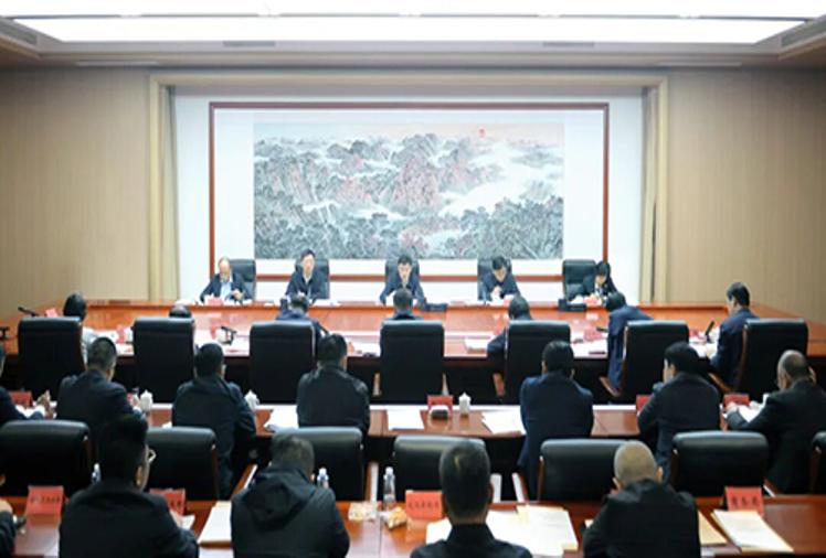 市委理论学习中心组召开专题学习会