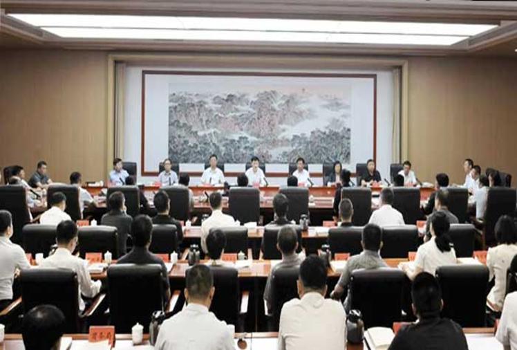 市委举办树立和践行正确政绩观学习教育第3期读书班暨市委理论学习中心组专题学习会