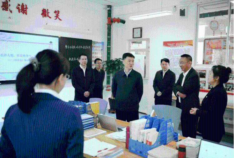 姚华明在调研全市教育工作时强调  全面提升教育工作质量 办好人民满意教育